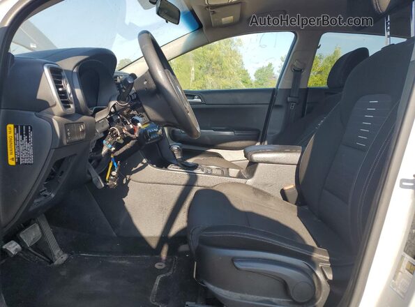 KNDPMCAC0J7315385 2018 KIA SPORTAGE Silver Вид салону спереду
