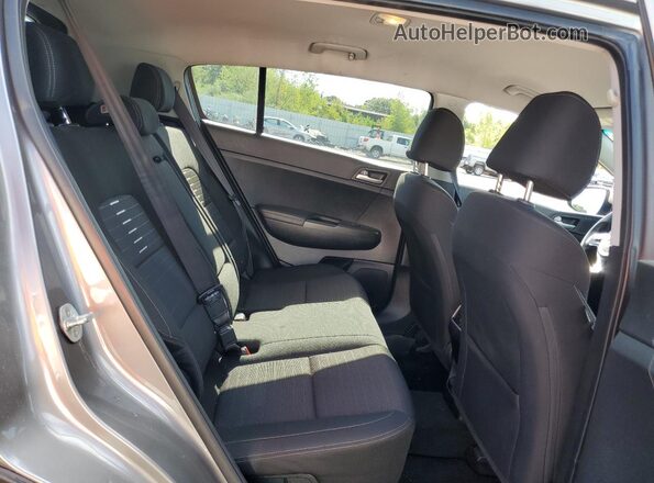 KNDPMCAC6J7400778 2018 KIA SPORTAGE Серый Вид задней части салона
