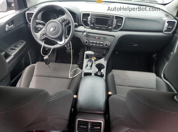 KNDPMCAC8J7307373 2018 KIA SPORTAGE Серый Вид панели приборов