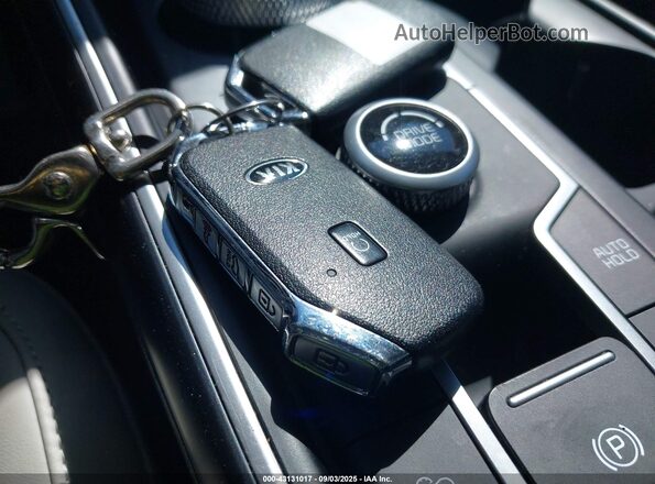 KNDRH4LG0M5024470 2021 KIA SORENTO HYBRID Красный Вид панели приборов