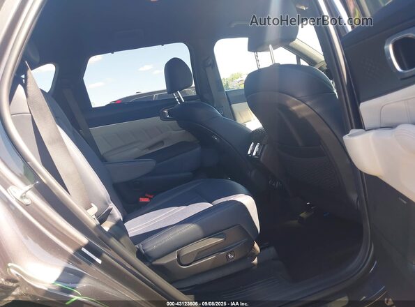 KNDRKDLG7P5218449 2023 KIA SORENTO HYBRID Black Widok naklejki z numerem VIN