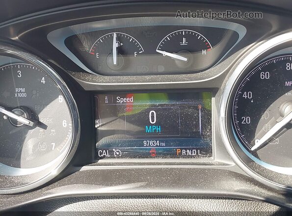 LRBFXBSAXJD007344 2018 BUICK ENVISION Red Widok tylnych siedzeń