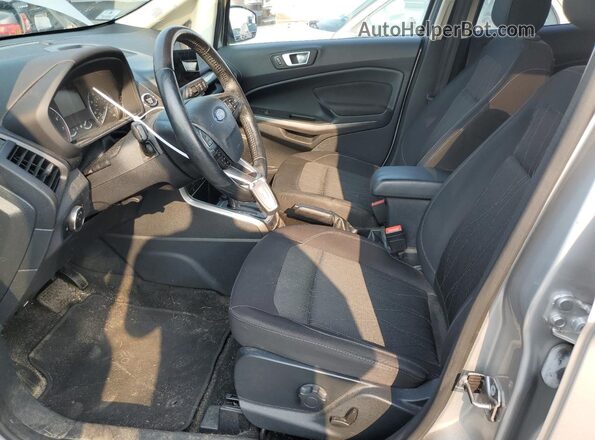 MAJ6P1UL2JC187716 2018 FORD ECOSPORT Серебряный Вид салона спереди