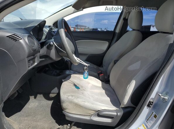 ML32F3FJ6JHF14503 2018 MITSUBISHI MIRAGE Серебряный Вид салона спереди