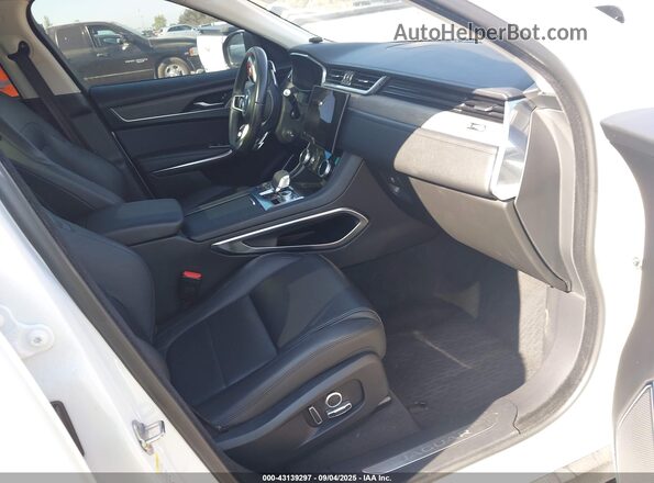 SADCJ2EX7MA668331 2021 JAGUAR F-PACE White Вид салону спереду