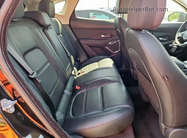 SADFJ2FX2J1Z31297 2018 JAGUAR E-PACE Black Widok tylnych siedzeń