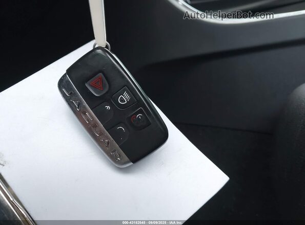 SAJAR4FX6KCP49586 2019 JAGUAR XF Черный Вид панели приборов