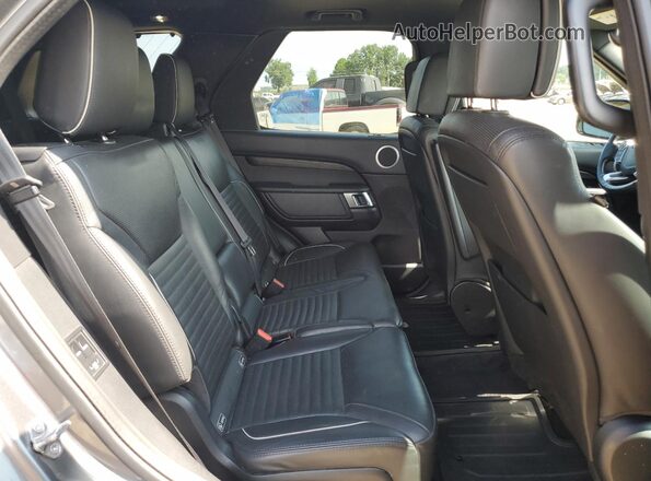 SALRT2RV7JA057499 2018 LAND ROVER DISCOVERY Gray Widok wnętrza z tyłu