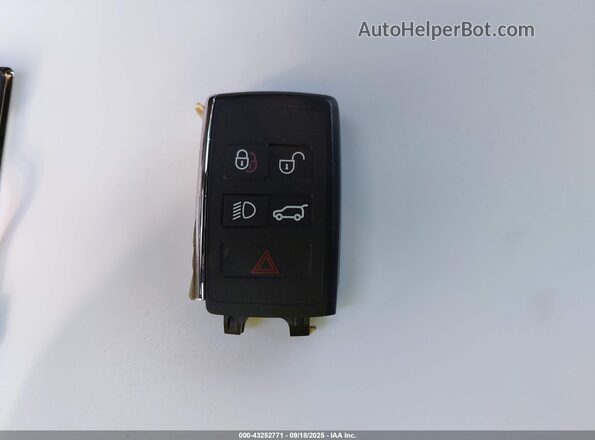 SALYL2EX9SA800569 2025 LAND ROVER RANGE ROVER VELAR Light Blue Вид панели приборов