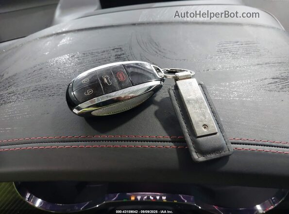 SJAAR2ZVXMC038121 2021 BENTLEY BENTAYGA Черный Вид панели приборов