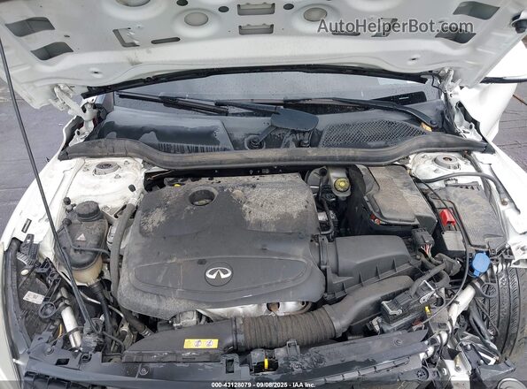 SJKCH5CP0JA050109 2018 INFINITI QX30 Белый Вид сзади