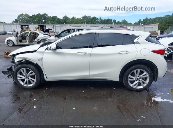 SJKCH5CP0JA050109 2018 INFINITI QX30 Белый 