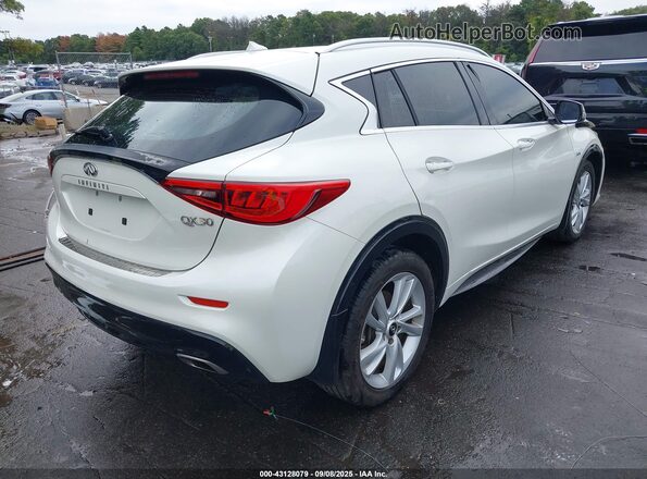 SJKCH5CP0JA050109 2018 INFINITI QX30 Белый Задняя правая четверть
