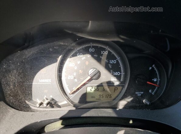 VNKKTUD32GA063351 2016 TOYOTA YARIS Red Widok zestawu wskaźników