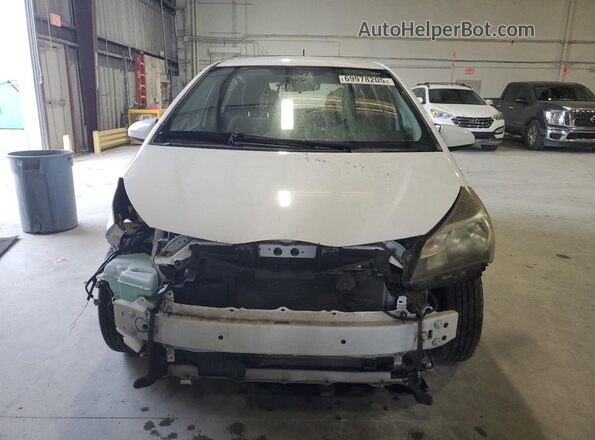 VNKKTUD39GA062116 2016 TOYOTA YARIS Белый Вид спереди