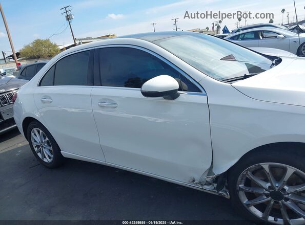 W1K3G4EB0LJ209186 2020 MERCEDES-BENZ A Белый Вид задней части салона