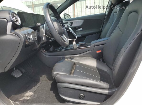 W1K3G4EB2MJ304821 2021 MERCEDES-BENZ A Белый Вид салона спереди