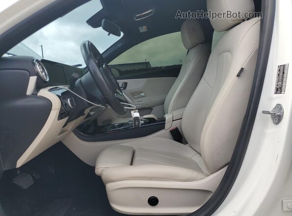 W1K3G4EBXMJ284060 2021 MERCEDES-BENZ A White წინა სალონის ხედი