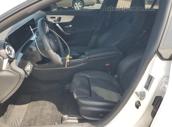 W1K5J4HB6MN186755 2021 MERCEDES-BENZ CLA-CLASS Белый Вид салона спереди