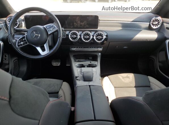 W1K5J4HB8LN107357 2020 MERCEDES-BENZ CLA-CLASS Beige Widok deski rozdzielczej