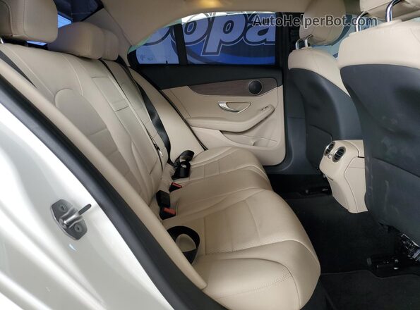 W1KWF8DB1MR610547 2021 MERCEDES-BENZ C White Вид задніх сидінь