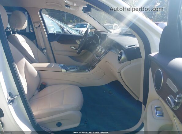 W1N0G8EB2NG116344 2022 MERCEDES-BENZ GLC 300 Белый Вид салона спереди