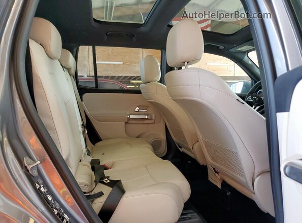 W1N4M4HBXLW044827 2020 MERCEDES-BENZ GLB-CLASS Gray Vista interior trasera