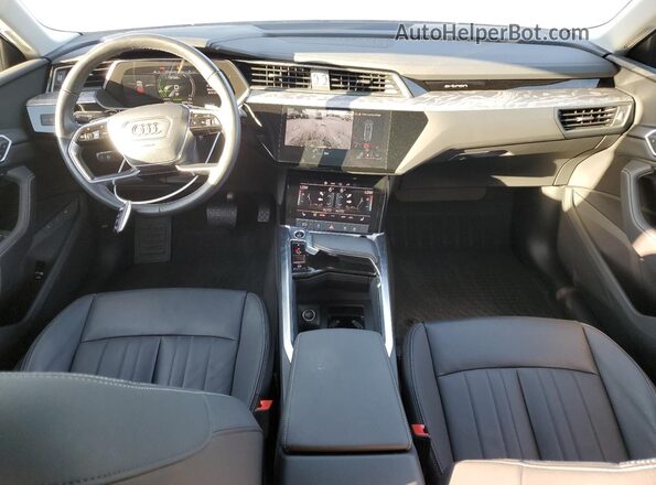 WA14AAGE3RB028778 2024 AUDI Q8 Black Vista del salpicadero