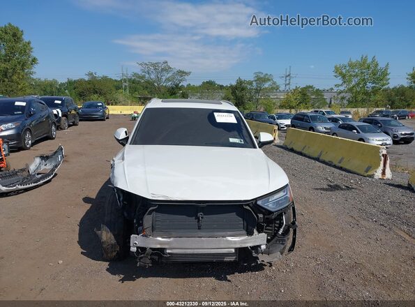WA1AAAFY9M2033166 2021 AUDI Q5 White Rear interior view