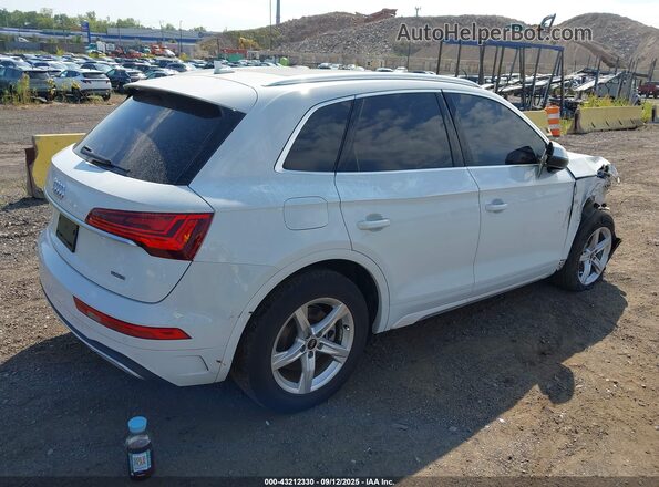 WA1AAAFY9M2033166 2021 AUDI Q5 White Rear right