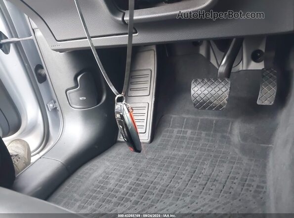 WA1AAAGE0NB045633 2022 AUDI E-TRON Silver Вид панелі приладів