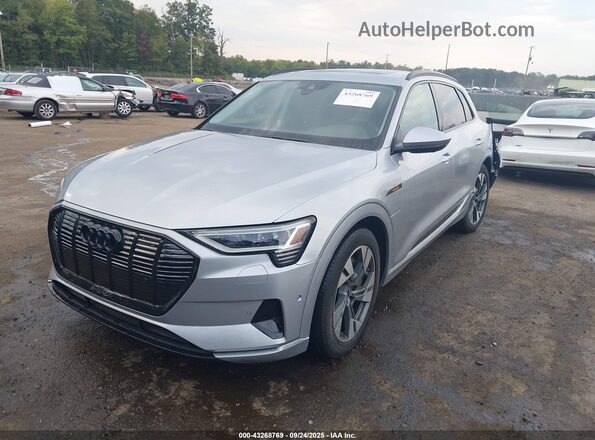 WA1AAAGE0NB045633 2022 AUDI E-TRON Silver Передня ліва чверть