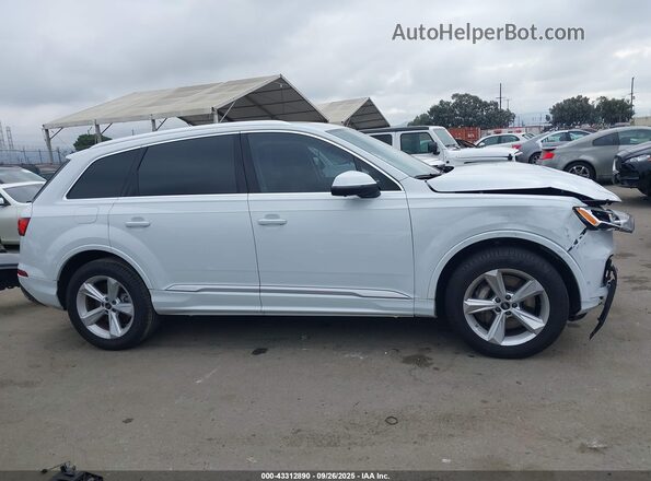 WA1ACBF7XPD021639 2023 AUDI Q7 Белый Вид задней части салона