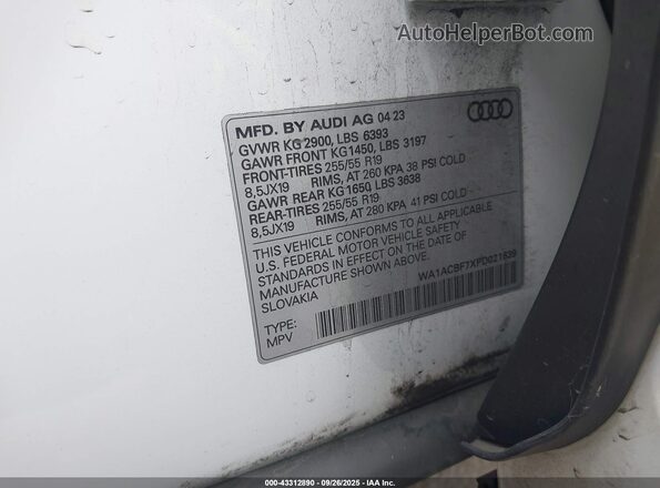 WA1ACBF7XPD021639 2023 AUDI Q7 Белый Вид подкапотного пространства