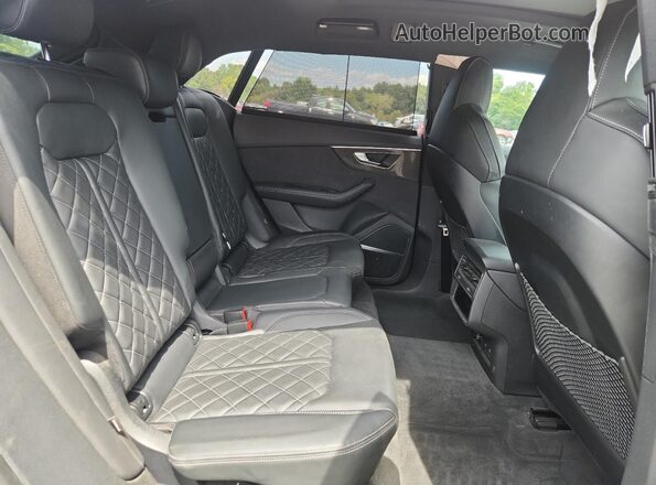 WA1AWBF14PD035846 2023 AUDI SQ8 Blue Widok wnętrza z tyłu