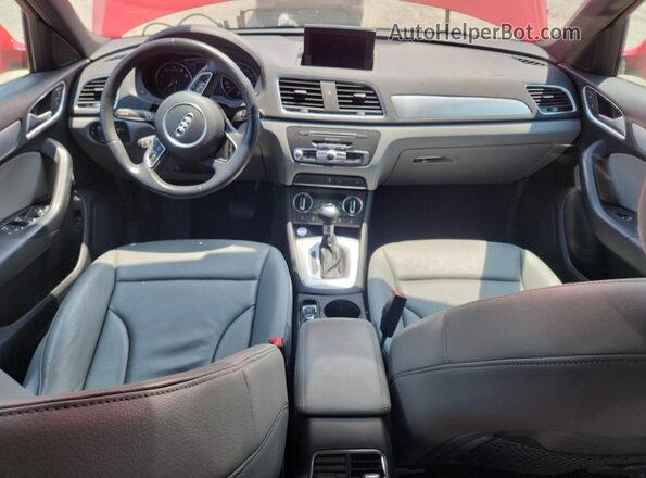 WA1BCCFS7JR002961 2018 AUDI Q3 Красный Вид панели приборов