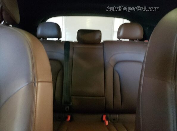 WA1BCCFS8JR029554 2018 AUDI Q3 Black უკანა სავარძლების ხედი