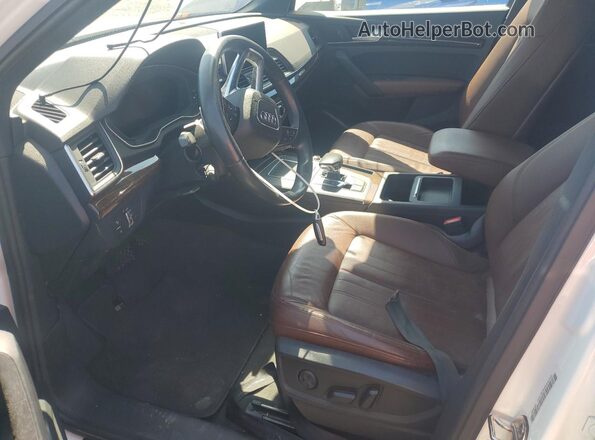 WA1BNAFY5J2169475 2018 AUDI Q5 White Вид салону спереду