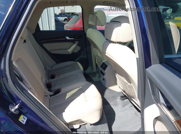 WA1BNAFY6J2011663 2018 AUDI Q5 Dark Blue Вид наклейки з VIN-кодом