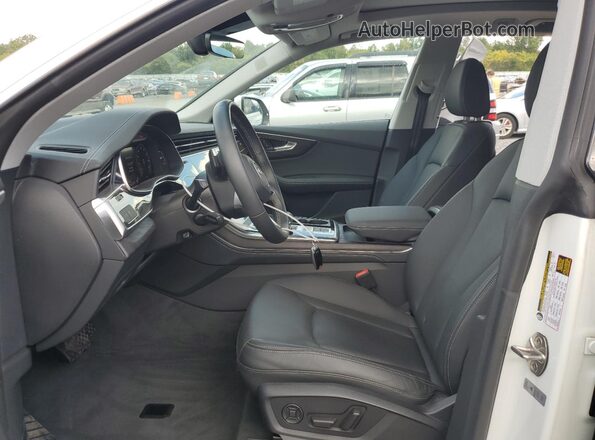 WA1BVBF13PD013523 2023 AUDI Q8 Белый Вид салона спереди