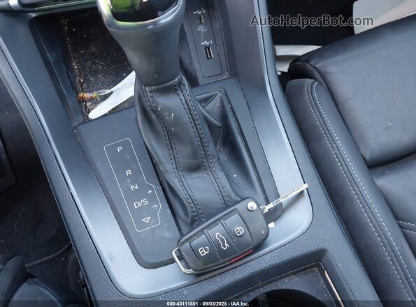WA1DECF30M1064006 2021 AUDI Q3 Черный Вид панели приборов