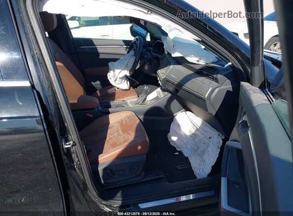 WA1DECF31R1125385 2024 AUDI Q3 Черный Вид салона спереди