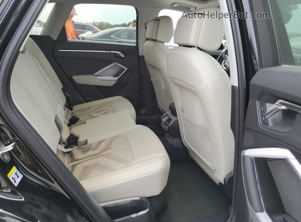 WA1DECF36R1198428 2024 AUDI Q3 Черный Вид задней части салона