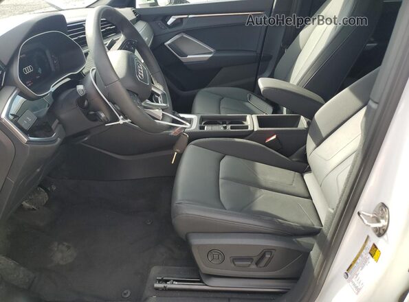 WA1DECF37S1052481 2025 AUDI Q3 White Widok wnętrza z przodu