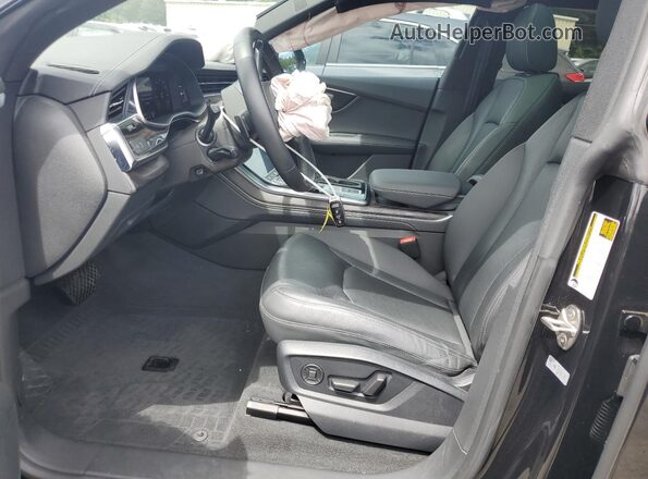 WA1EVBF18PD008640 2023 AUDI Q8 Черный Вид салона спереди