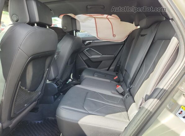 WA1FECF33K1062692 2019 AUDI Q3 Gray Սալոնի հետևի տեսք