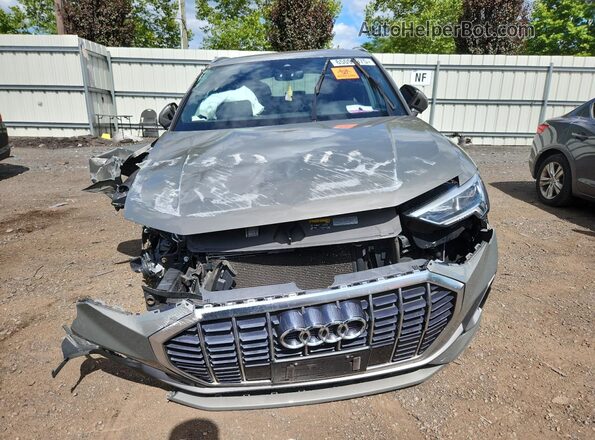 WA1FECF33K1062692 2019 AUDI Q3 Gray Դիմացի տեսք