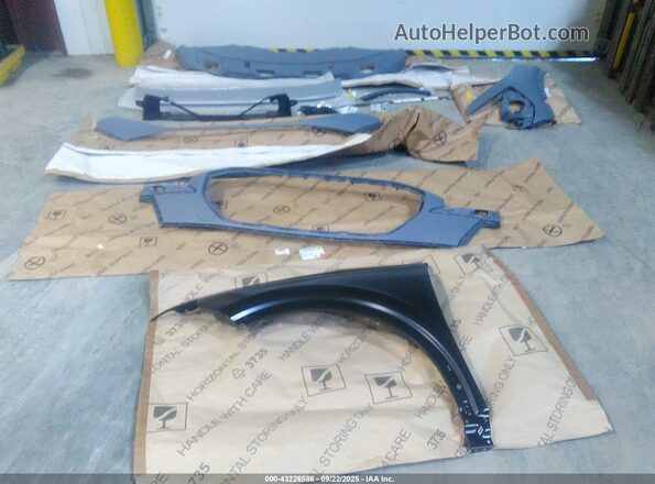WA1H2BFZ3NP049748 2022 AUDI Q4 Серый 