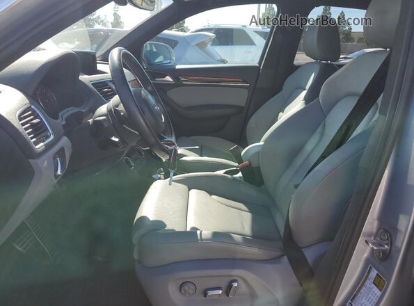 WA1HCCFS7JR019866 2018 AUDI Q3 Silver Вид салону спереду
