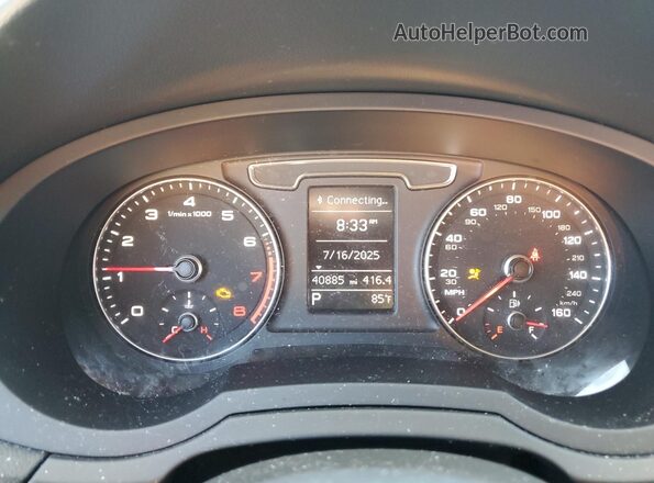 WA1JCCFS2JR018075 2018 AUDI Q3 White Vista del cuadro de instrumentos
